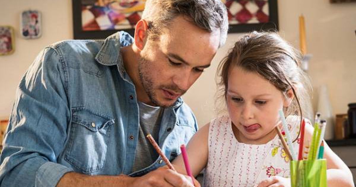 За сокращение домашних заданий в школе выступают почти половина российских родителей