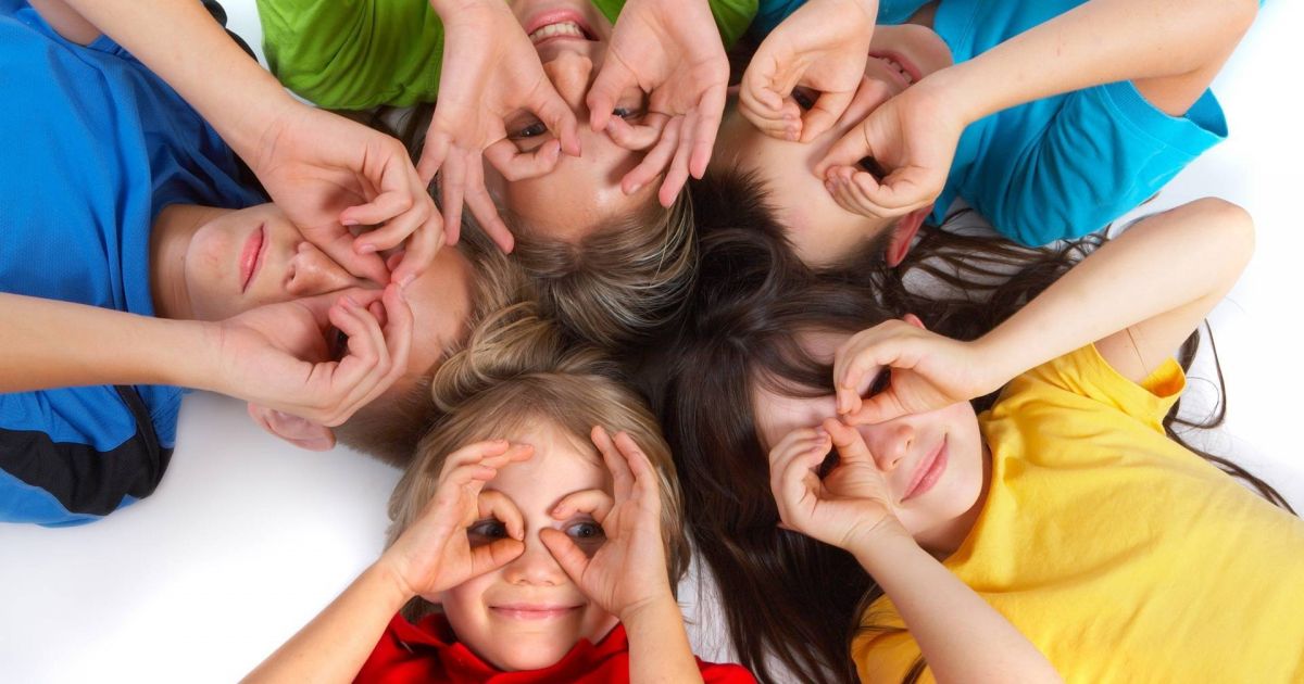 Формирование самооценки и воспитание эмоционально положительного отношения к сверстнику