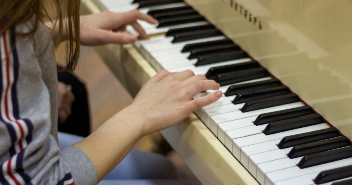 Применение элементов театральной педагогики в контексте урока музыки как один из важнейших путей реализации ФГОС нового поколения