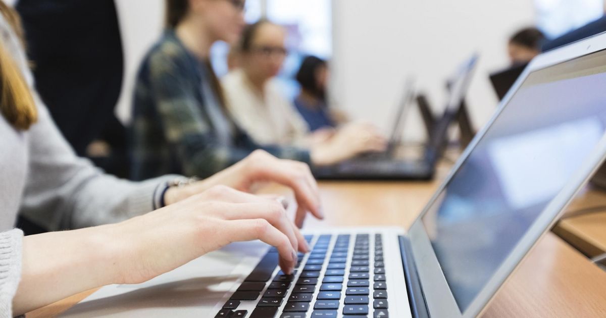 Организация работы в учреждении дополнительного образования условиях "дистанта"