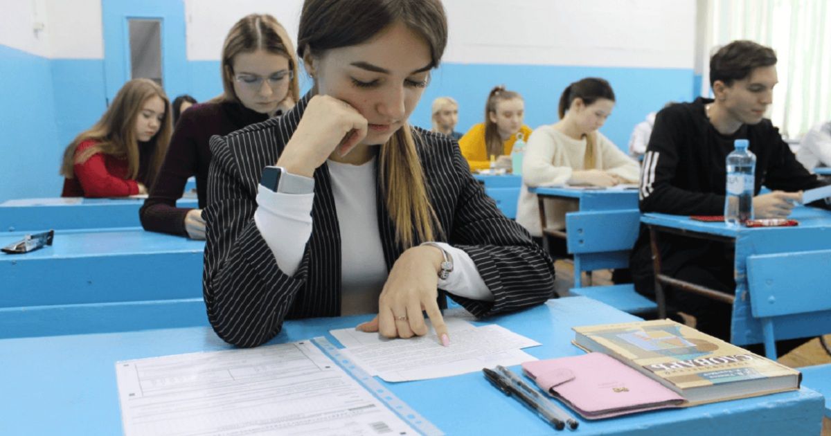 Итоговое сочинение в 2021 году напишет почти 700 тысяч учеников
