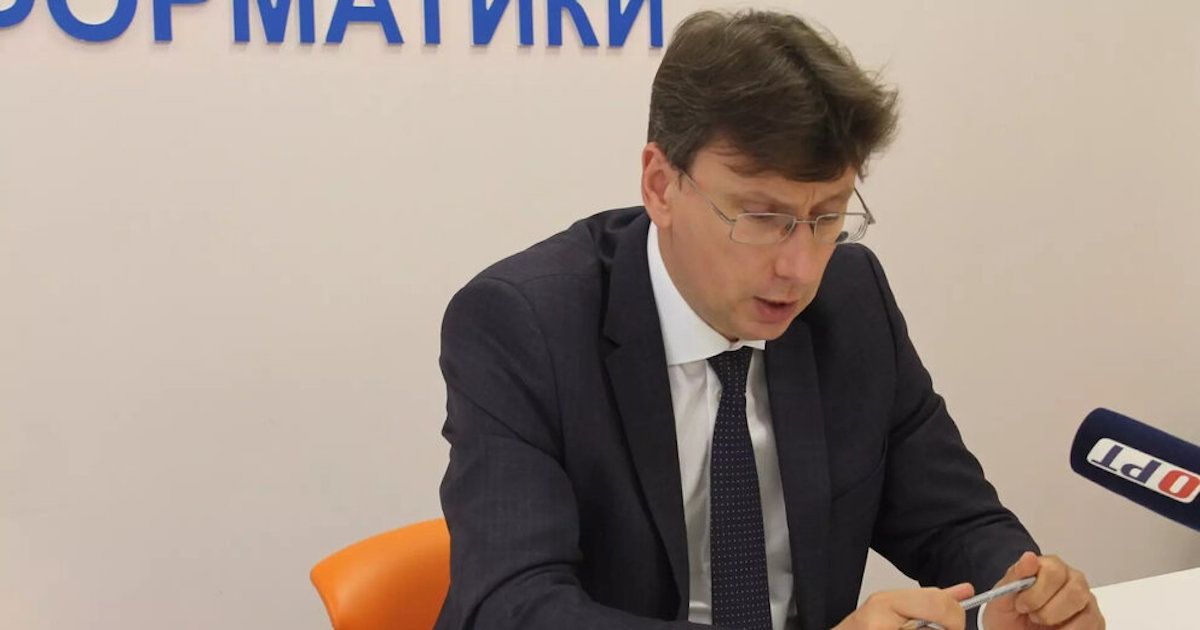 Министр образования Оренбуржья призвал не поднимать зарплаты учителям из-за «длинного рубля»