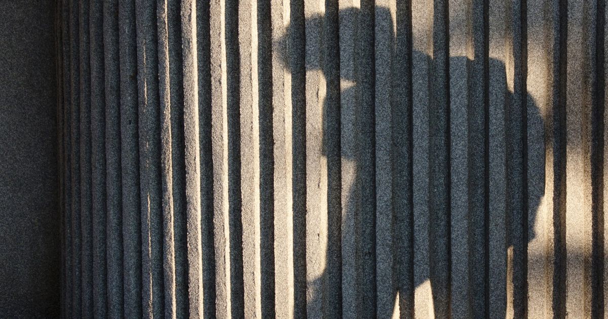 Сын не поступил в колледж, но и в 10-й класс его не берут: что делать?