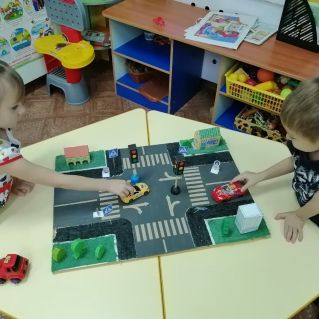 Наглядное пособие для изучения правил дорожного движения