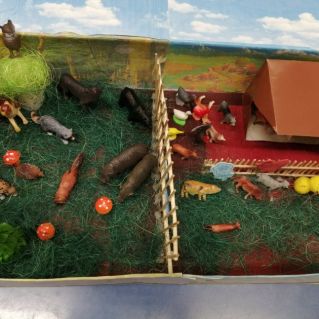 Макет по познавательному развитию "Домашние и дикие животные"