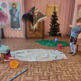 пословица в стоп кадре "Без труда не выловишь и рыбку из пруда"