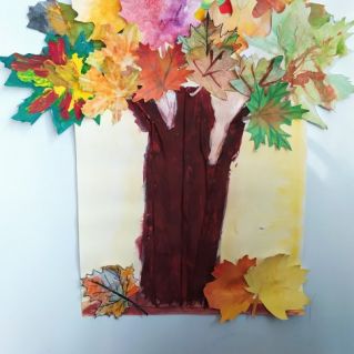 Воспитатель