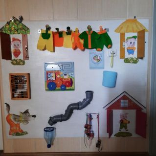 Бизиборд "Три поросенка"