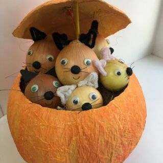 "Кошачья семья"