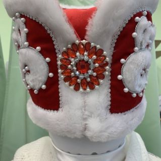 Шапка Деда Мороза. (Аппликация и расшивка  жемчугом.