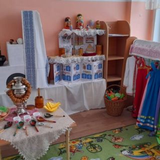 "Русская Изба" оформление в группе