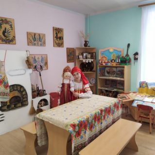 "Уголок народного творчества"