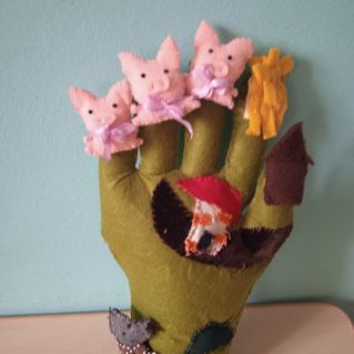 Театр на ладошке "Три поросёнка".