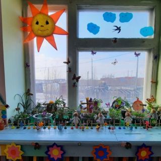 Огород на окне средней группы "Смешариков" "Весенние фантазии"