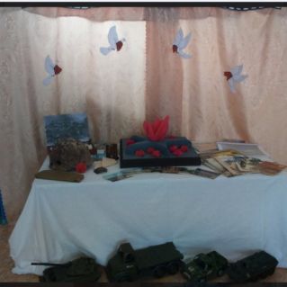 Тематическая выставка  в подготовительной группе на 9 мая " Никто не забыт- ничто не забыто"