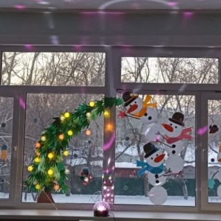 Оформление окон "Забавные снеговики"