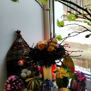 Мини-выставка: "Свелый праздник к нам идёт"