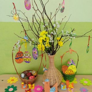 "Пасха красная пришла!"