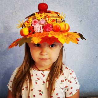 А шляпа цвета осени