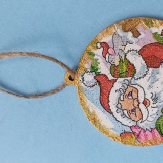 Ёлочная игрушка техникой декупаж