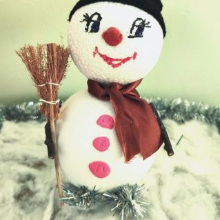 Весёлый снеговик