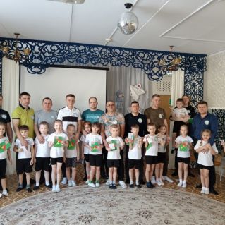 Развлечение ко Дню защитника Отечества "Будем в армии служить, будем Родину любить"