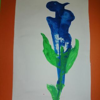 Моя работа. Весенний цветок для мамы.