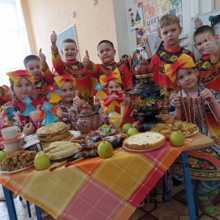 "Ой, блины мои блины, ой блиночки мои"