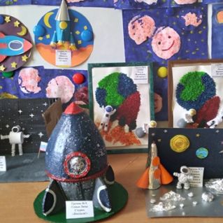 Творческий уголок «Путешествие к тайнам вселенной»