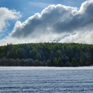 Снежный май