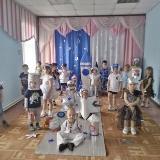 Оформление "День Космонавтики"