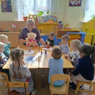 "Воспитатель, воспитатель -детских ярких душ создатель ! "