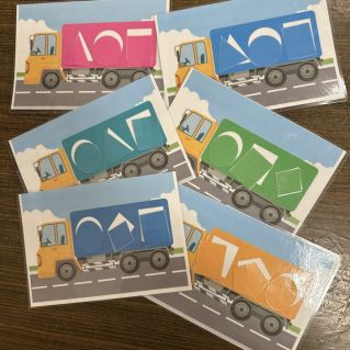 Дидактическая игра для детей «Разложи груз по местам»