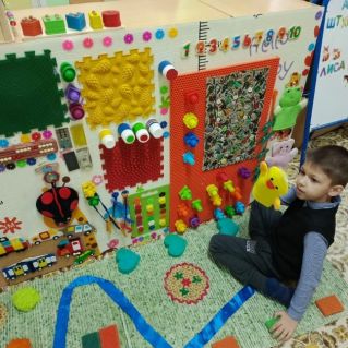 Интерактивная стена для детей с расстройством аутистического спектра