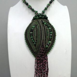 "Раскрывающийся бутон", с натуральным камнем циозит