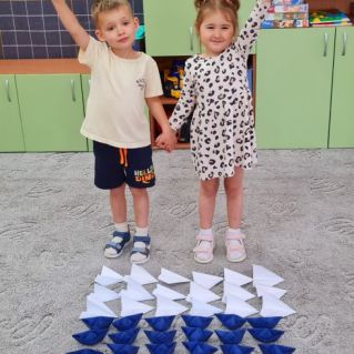 Белый, синий, красный - флаг ты наш прекрасный!