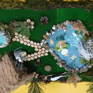 Творческая работа из природного материала по сказке "Дюймовочка"