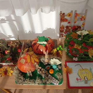 Выставка "Домики из тыквы"