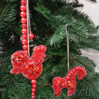 «Петушок и лошадка: искры на ёлке»