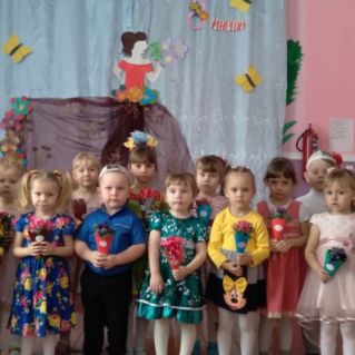 Оформление музыкального зала к 8 марта