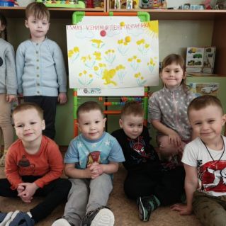 С днем одуванчиков!