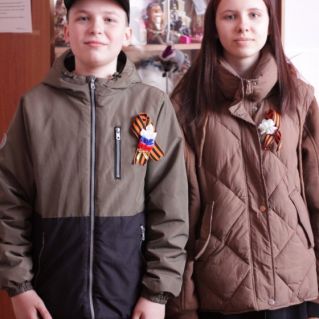 Георгиевская лента на груди