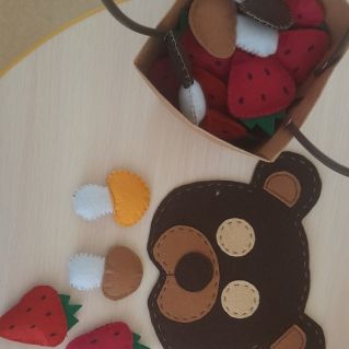 Сказочная игра "У медведя во бору"