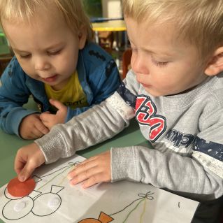 Дидактическая игра на липучках «Весёлые кружочки» для детей раннего дошкольного возраста