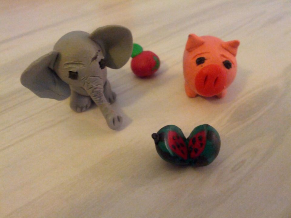 Слон и свинка.