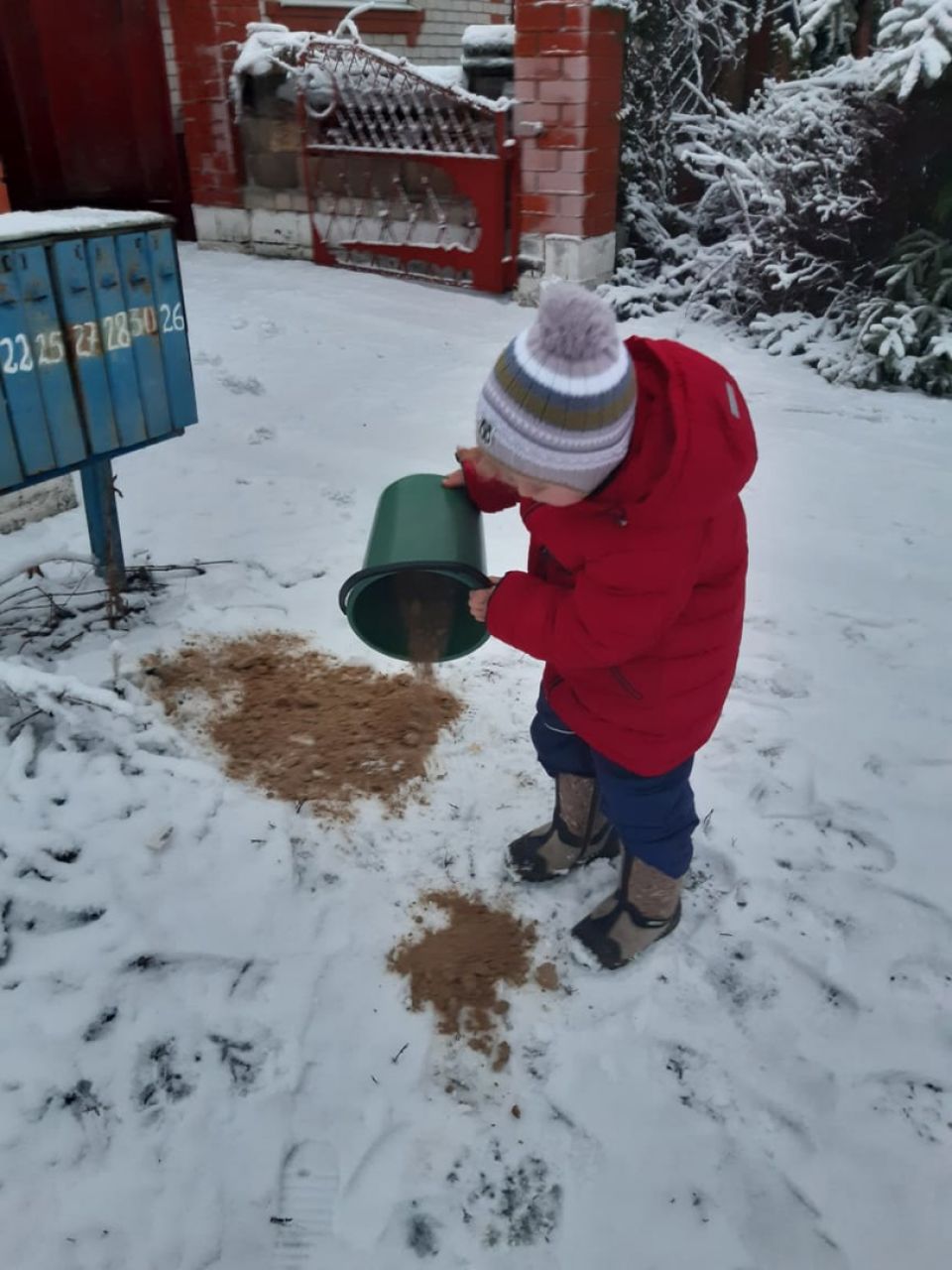 Юный волонтер