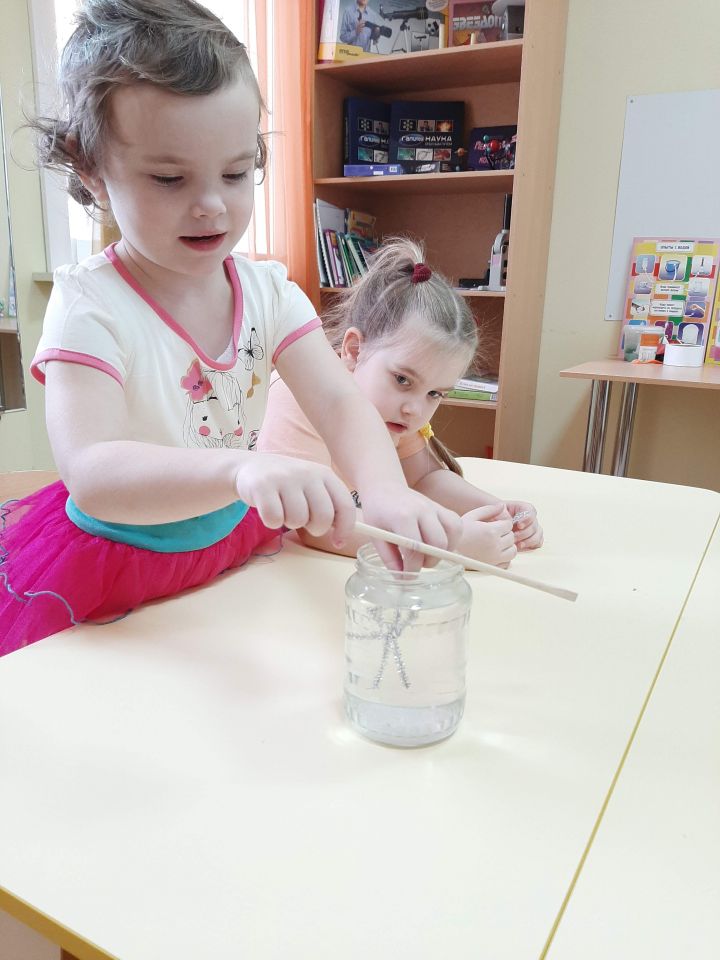 Снежинка из кристаллов соли