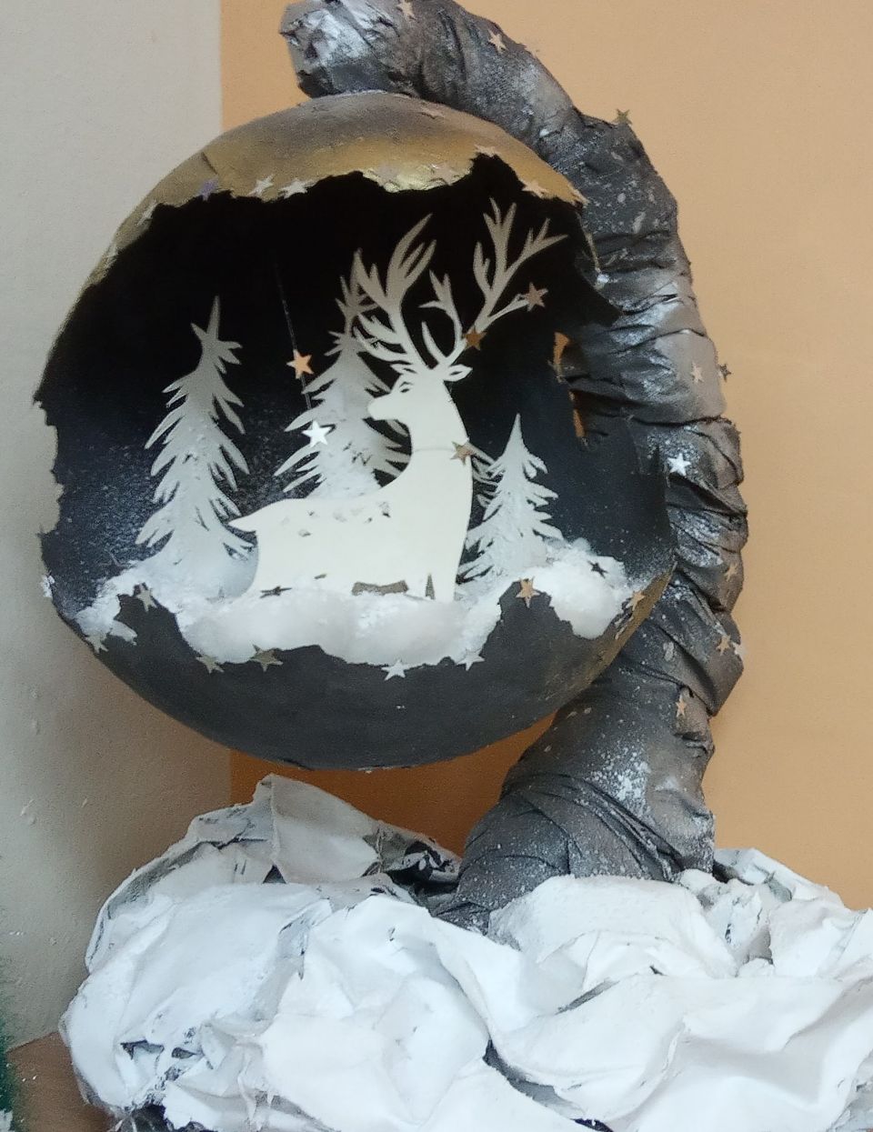 Зимняя композиция в шаре