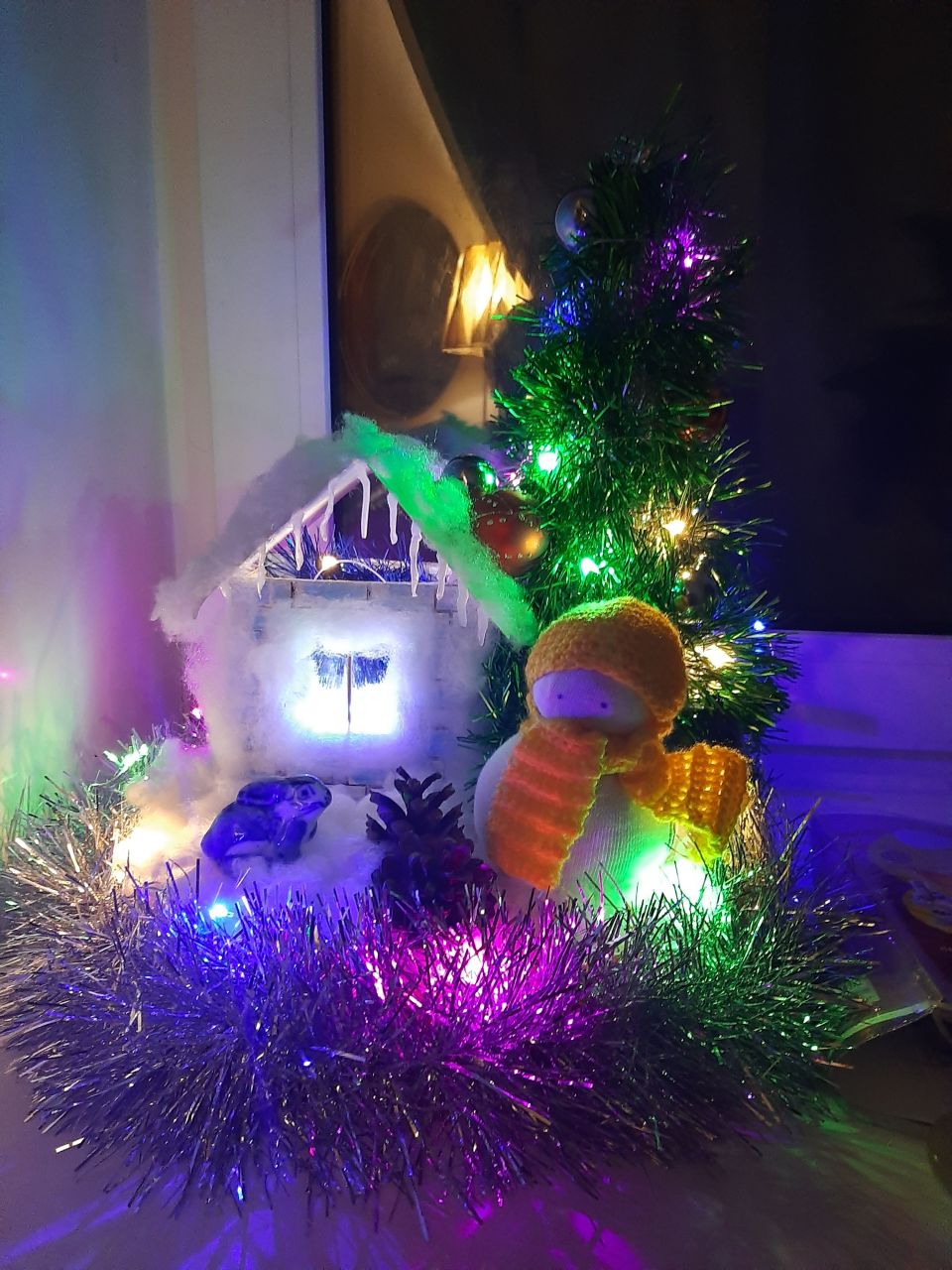 Новогодний домик , чудеса случаются!!!