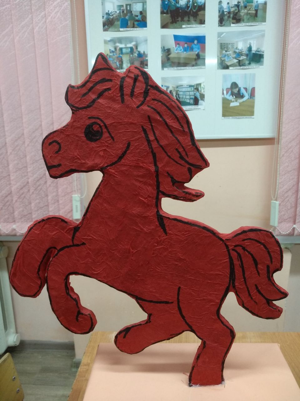 В новому году 2026 году, учеником 2 класса было сделана поделка "Огненная лошадка"